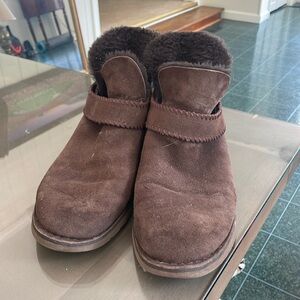 Ugg Brown Ankle Boots. Size 8.5
